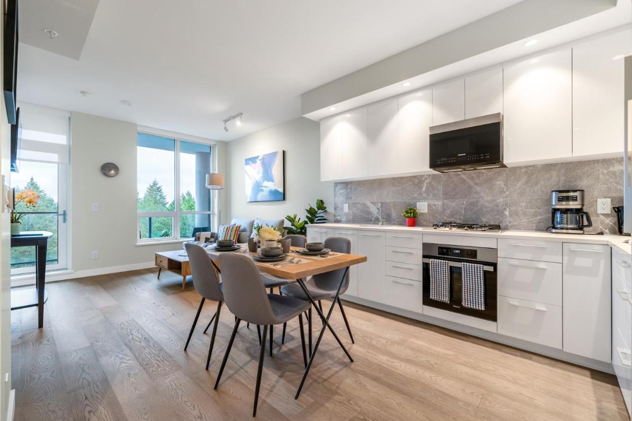 Modern Comfort At Ubc: 1Br Condo Near Campus バンクーバー エクステリア 写真