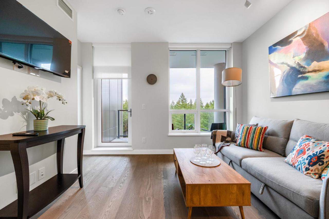 Modern Comfort At Ubc: 1Br Condo Near Campus バンクーバー エクステリア 写真
